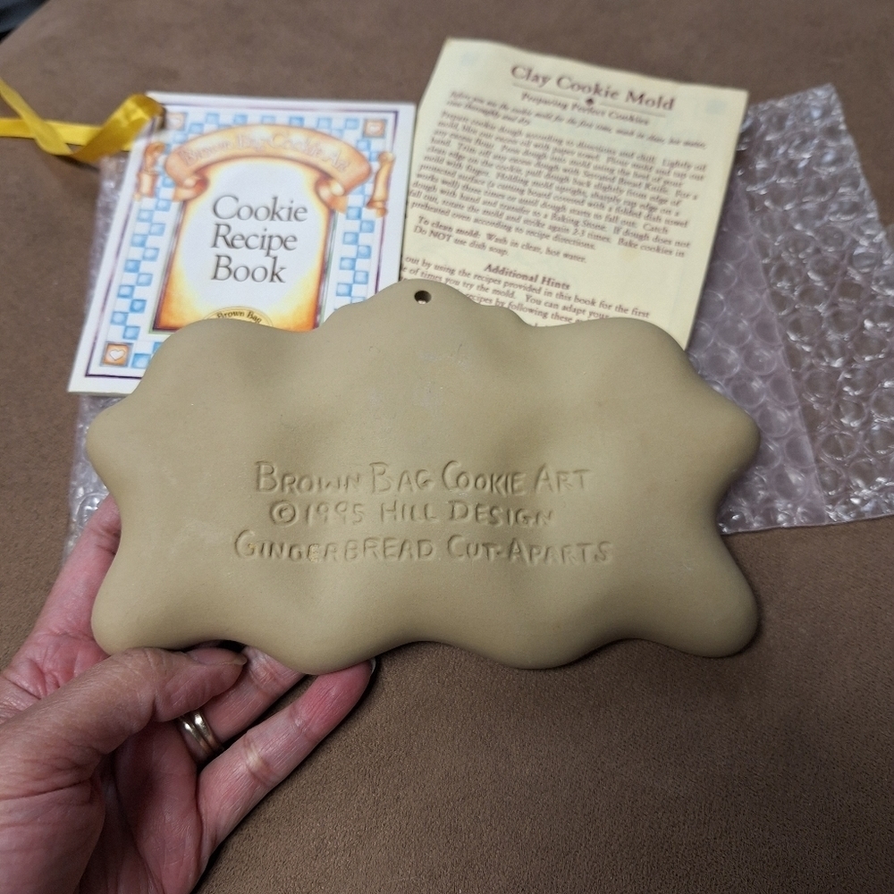 Vintage Brown Bag Cookie Art 1995 Gingerbread Clay Cookie Mold w Recipe Book - Picture 7 of 8